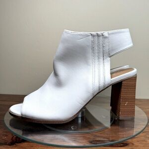 XOXO Vanda Stacked Heel Sandal - Off White